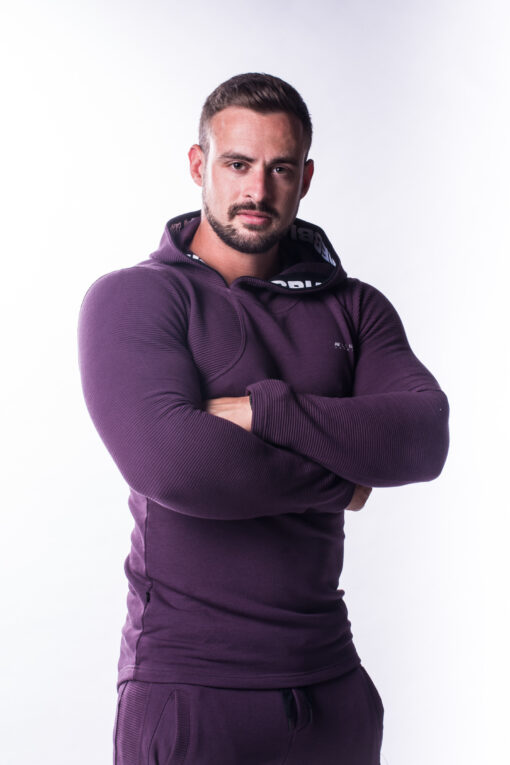Мастерка NEBBIA AW ASYMETRICAL HOODIE в кольорі бургунді 721 - Зображення 3
