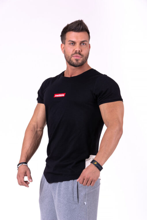 Чорна футболка NEBBIA Red Label V-typical 142